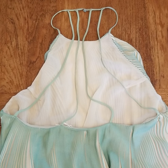 Accordion pleat top - Picture 3 of 10